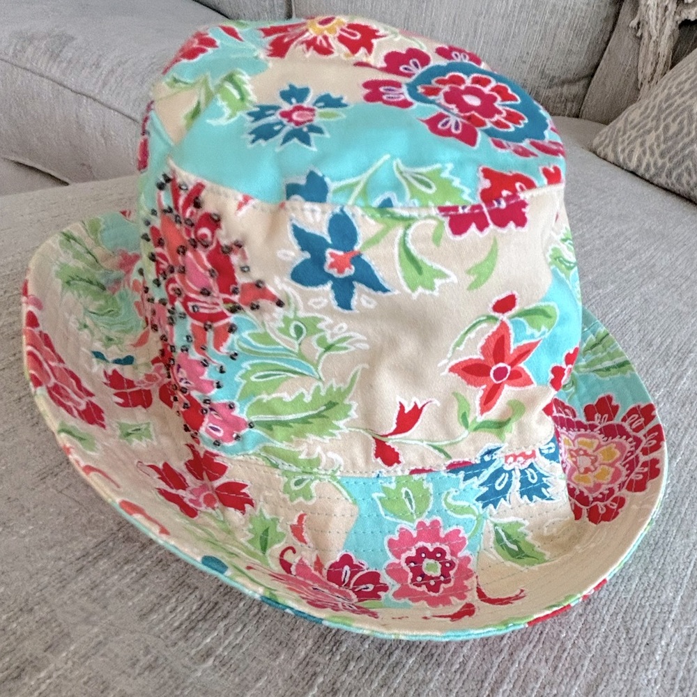 Liz Claiborne summer bucket hat